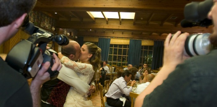 Novios tras la tarta